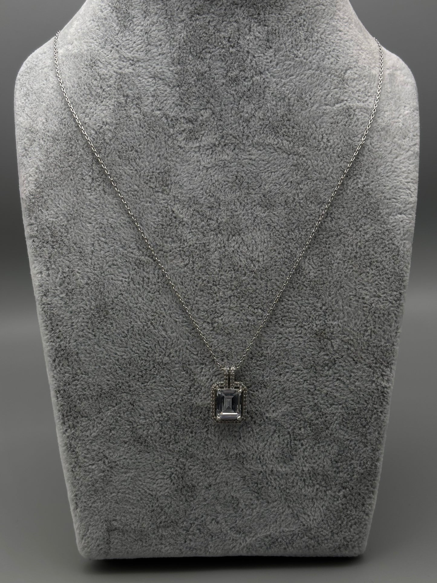 Karen Sampson silver necklace with cubi zirconia stone pendant