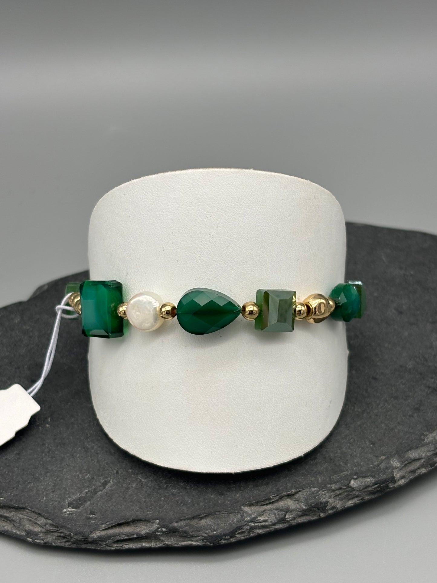 Absolute gold bead/pearl/malachite green stone bracelet