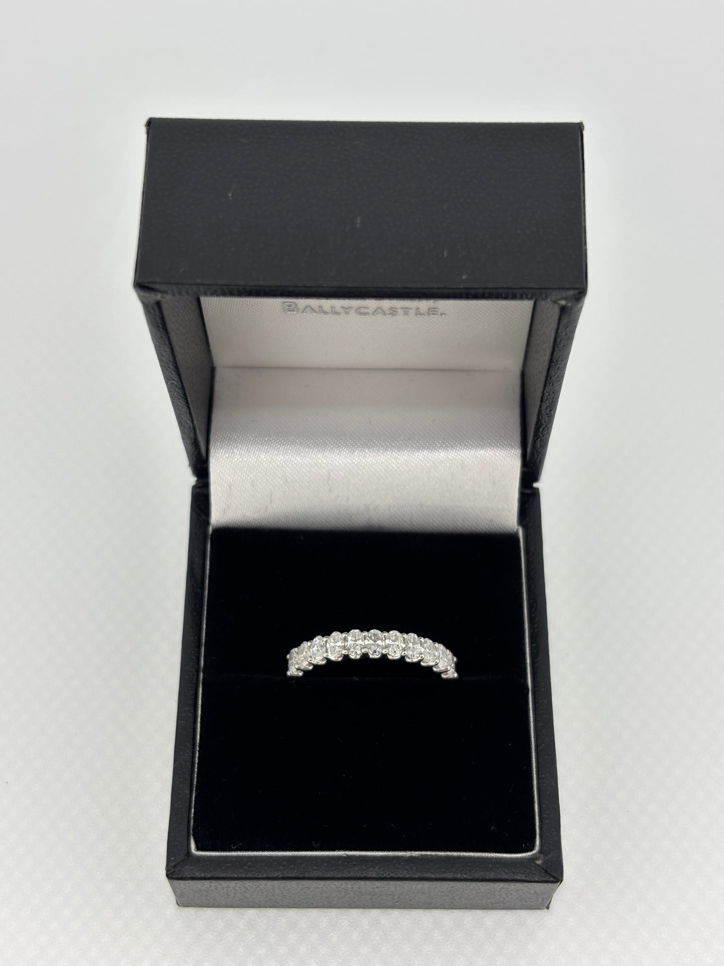 Oval Brilliant-Cut Claw Set Lab-Grown Diamond Ring – Yellow Gold