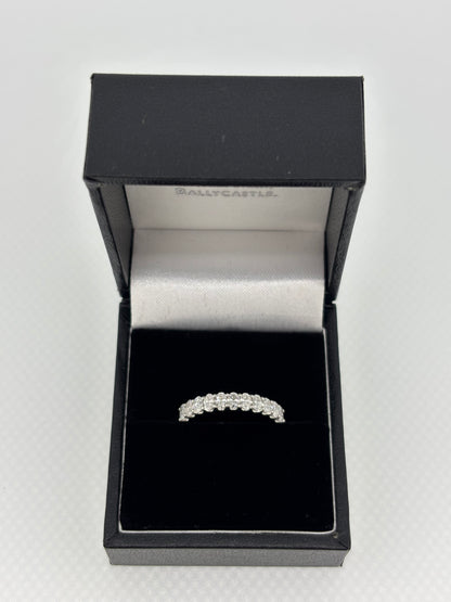 Oval Brilliant-Cut Claw Set Lab-Grown Diamond Ring – Yellow Gold