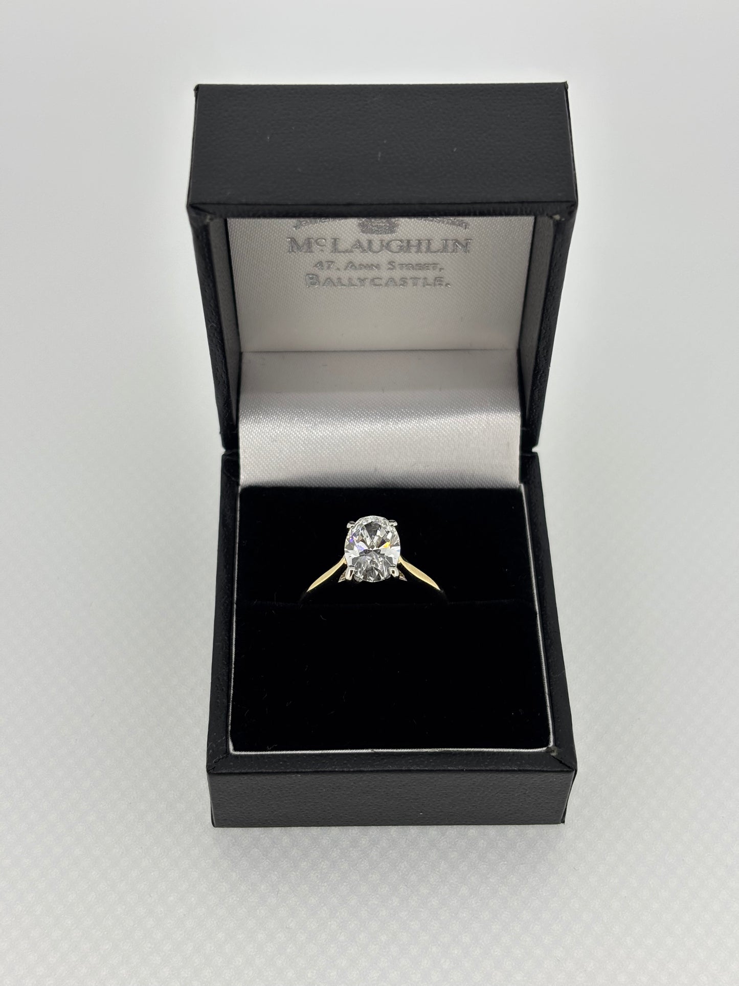 Solitaire Oval Brilliant-Cut Lab-Grown Diamond Ring in 9ct Yellow Gold
