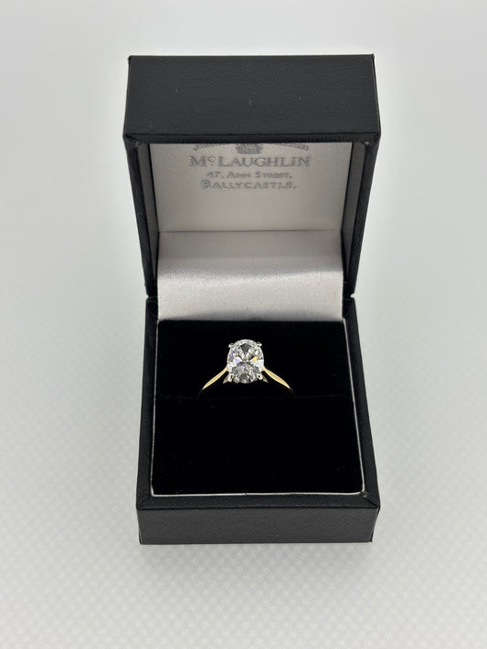 Solitaire Oval Brilliant-Cut Lab-Grown Diamond Ring in 9ct Yellow Gold