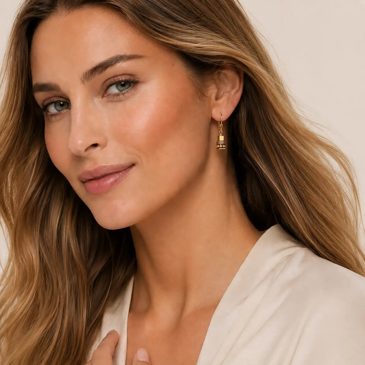 Earrings Urban Nature Cube beige-gold