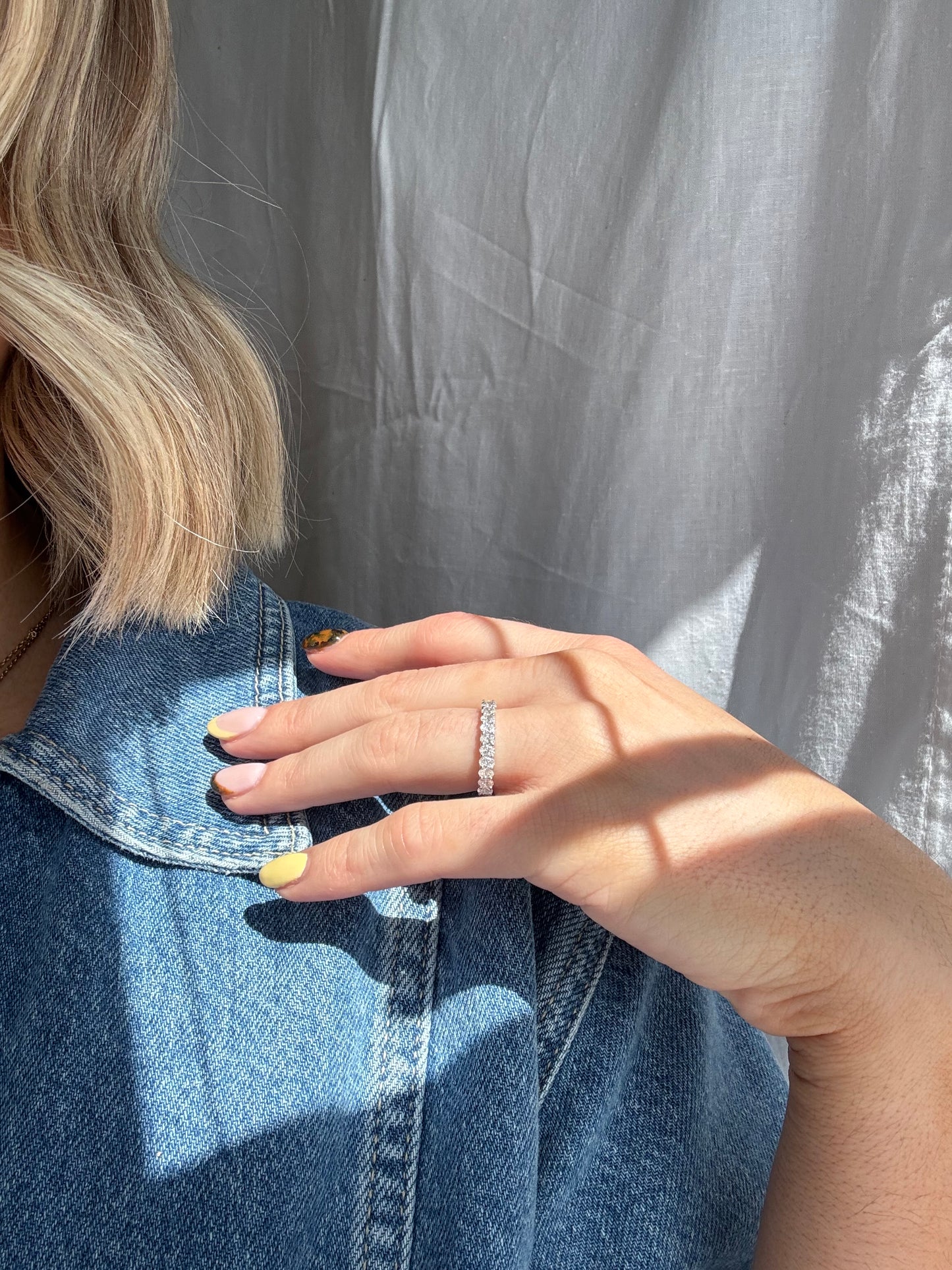 Oval Brilliant-Cut Claw Set Lab-Grown Diamond Ring – Yellow Gold