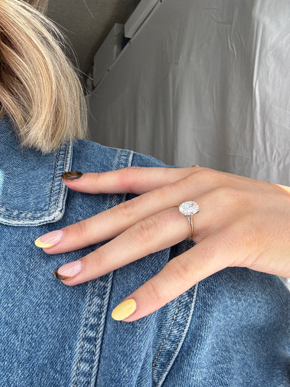 Solitaire Oval Brilliant-Cut Lab-Grown Diamond Ring in 9ct Yellow Gold