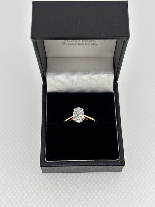 Solitaire Oval-Brilliant Cut Lab Grown Diamond - Yellow Gold