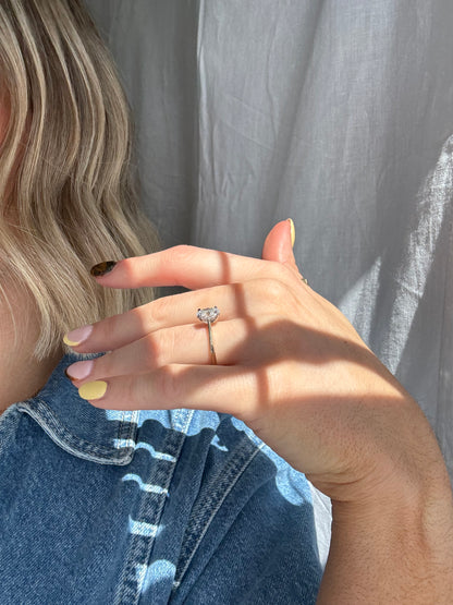 Solitaire Oval-Brilliant Cut Lab Grown Diamond - Yellow Gold