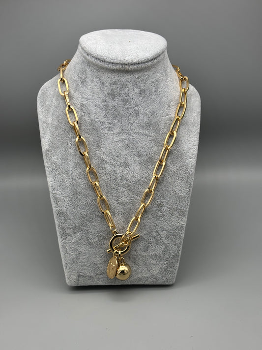 Absolute gold necklace T-bar style with charms