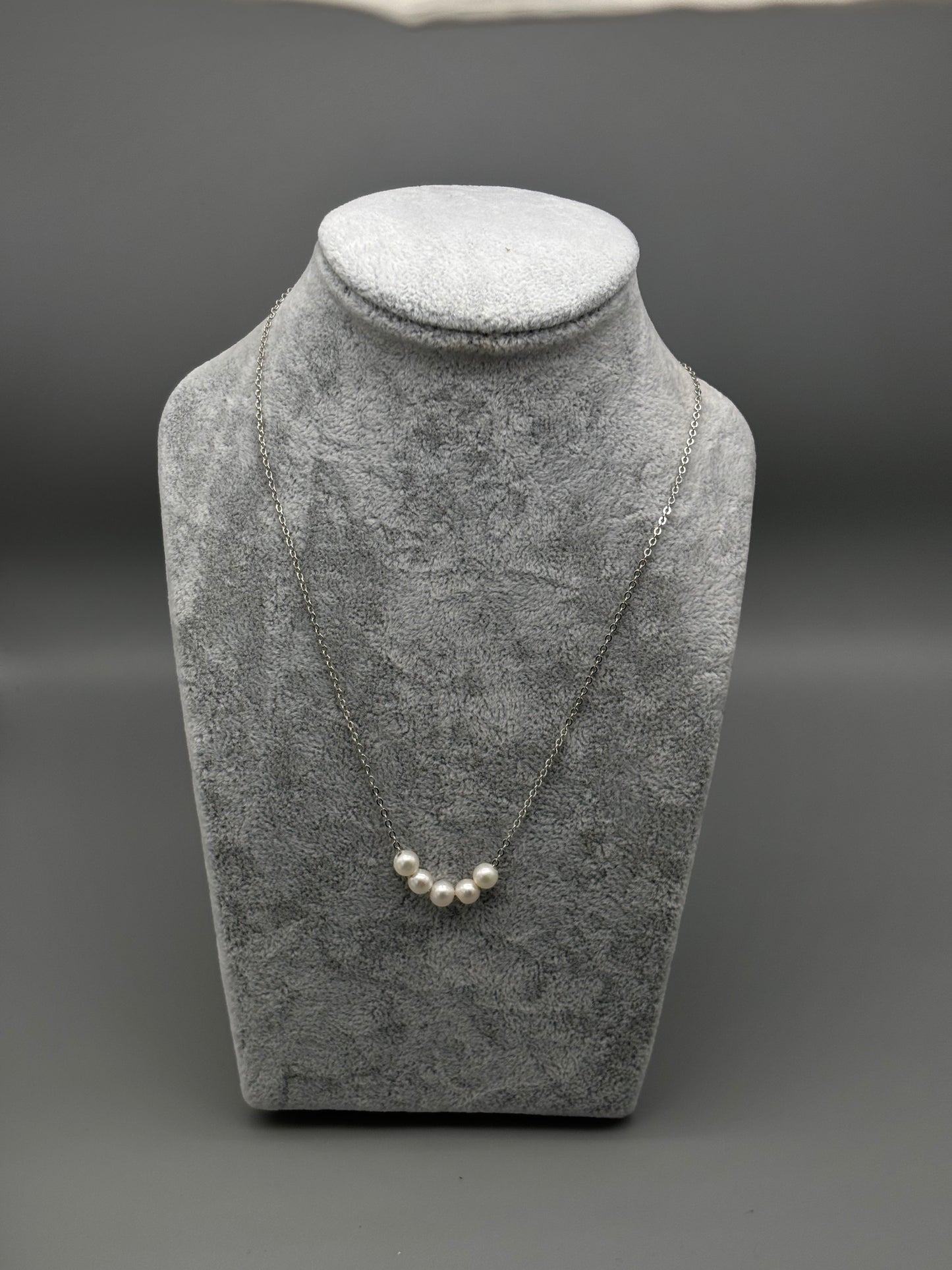 Karen Sampson silver / pearl necklace
