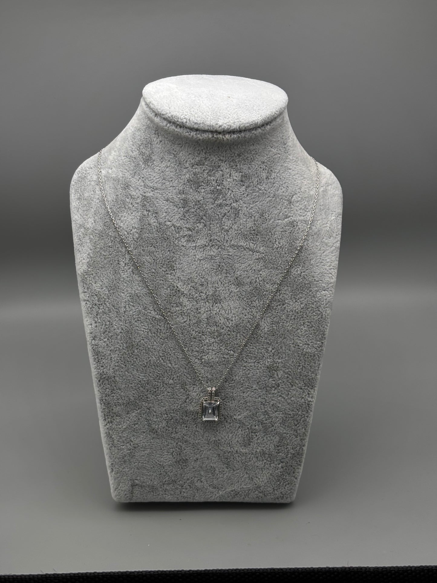 Karen Sampson silver necklace with cubi zirconia stone pendant