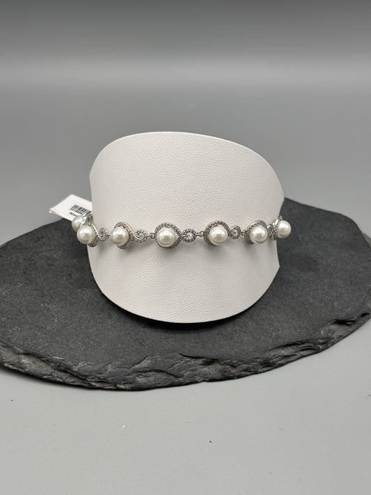 Absolute silver/pearl bracelet with cz’s