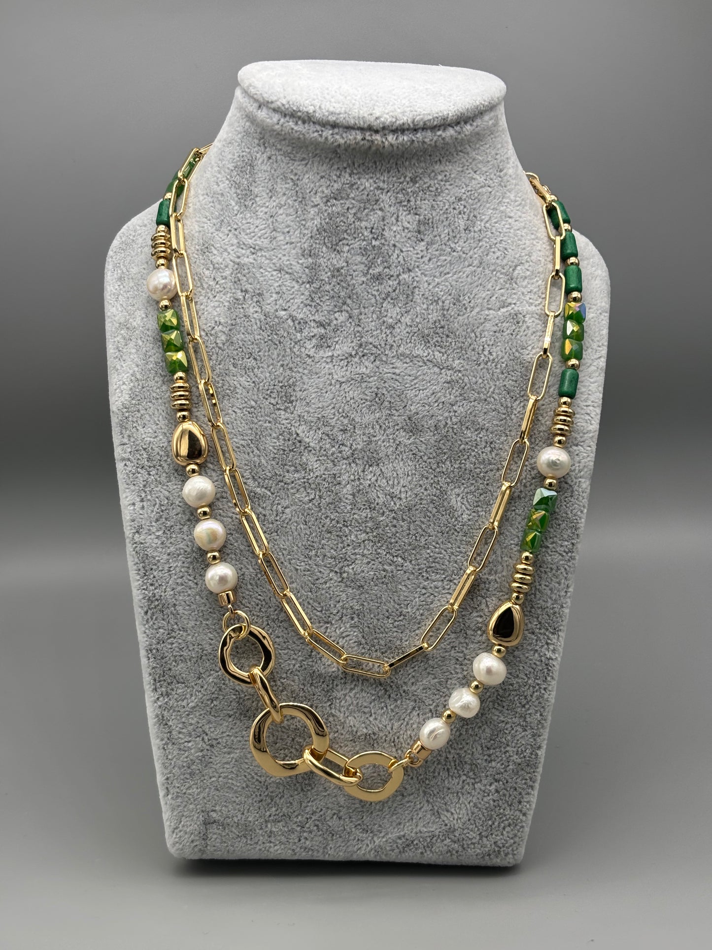 Absolute 2-tier gold/pearl necklace with green malachite
