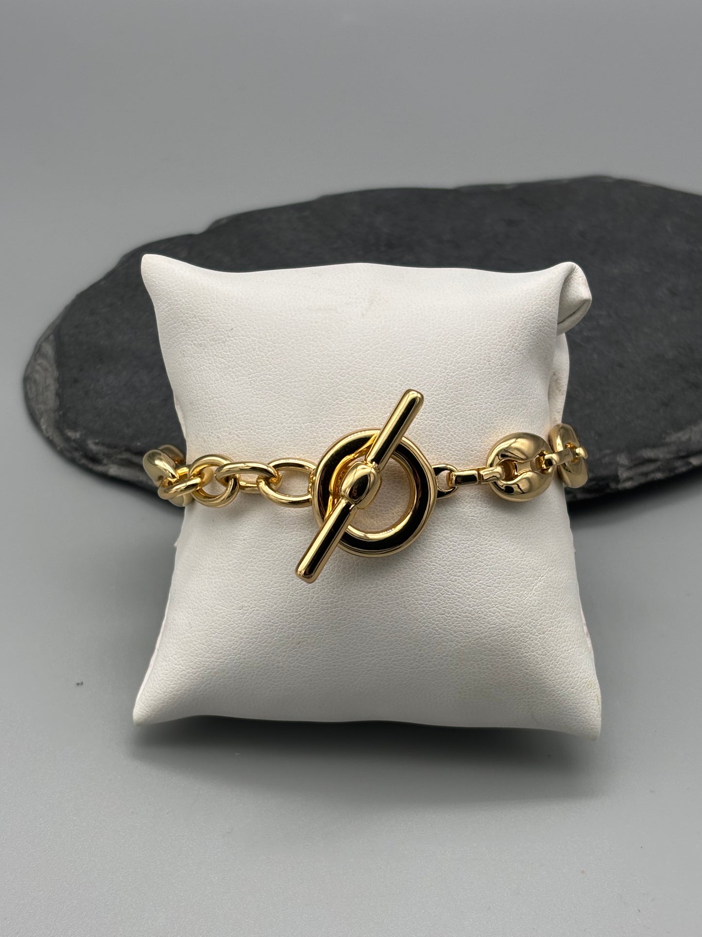Absolute gold T-bar style bracelet