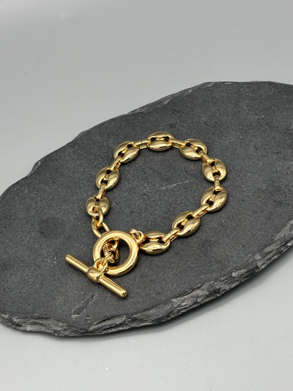 Absolute gold T-bar style bracelet