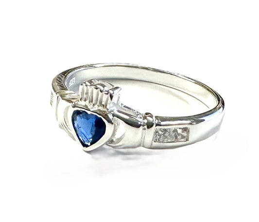 SAPPHIRE CLADDAGH RING (size M)