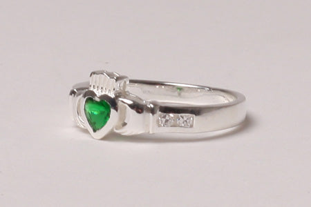 GREEN CLADDAGH RING (size P)
