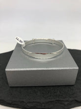 Load image into Gallery viewer, Sterling Silver Baby Bangle 04
