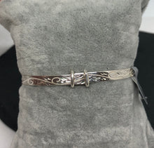 Load image into Gallery viewer, Sterling Silver Baby Bangle 01
