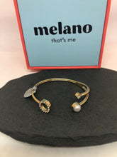 Load image into Gallery viewer, MelanO Gold Trio Bangle with Cubiz Zirconias and Pearl
